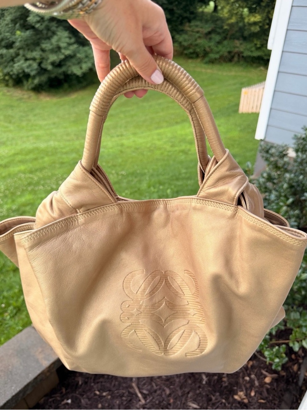 Loewe Nappa Aire Shoulder Bag - Gold Iridescent Leather - Picture 11 of 15